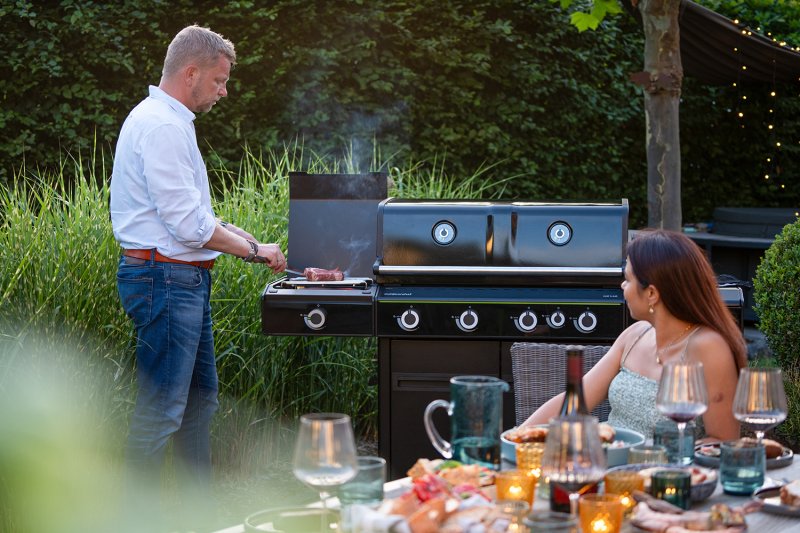 Outdoorchef Gasgrill - Grillstation HEAT X-445 RB - X-DEAL inkl. zusätzlichen Grillfürst Edelstahl Gussrosten (4 Stk.)