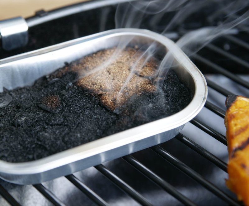 Outdoorchef Räucherbox mit Räucherspänen Wald und Wiesen Aroma