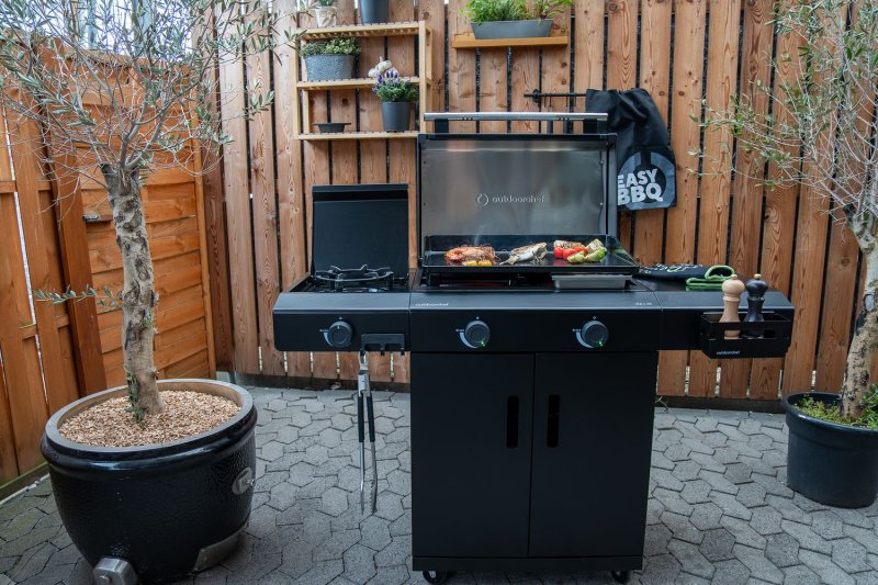 Outdoorchef Planchagrill HEAT C-265 - mit Doppel-Blazing-Zone, Cooking Zone und Gusseisen-Plancha