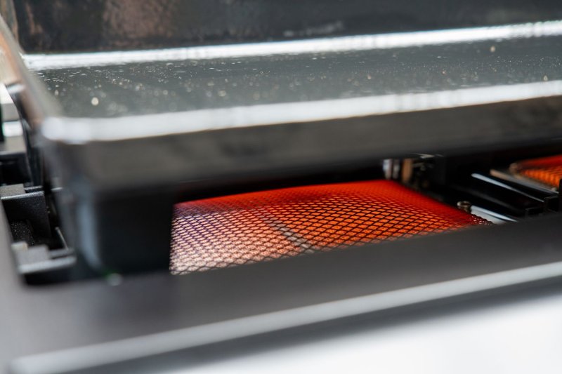 Outdoorchef Planchagrill HEAT C-265 - mit Doppel-Blazing-Zone, Cooking Zone und Gusseisen-Plancha