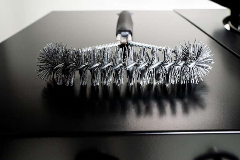 Outdoorchef Triangel Grillbürste mit Nylonborsten, 41,5 cm