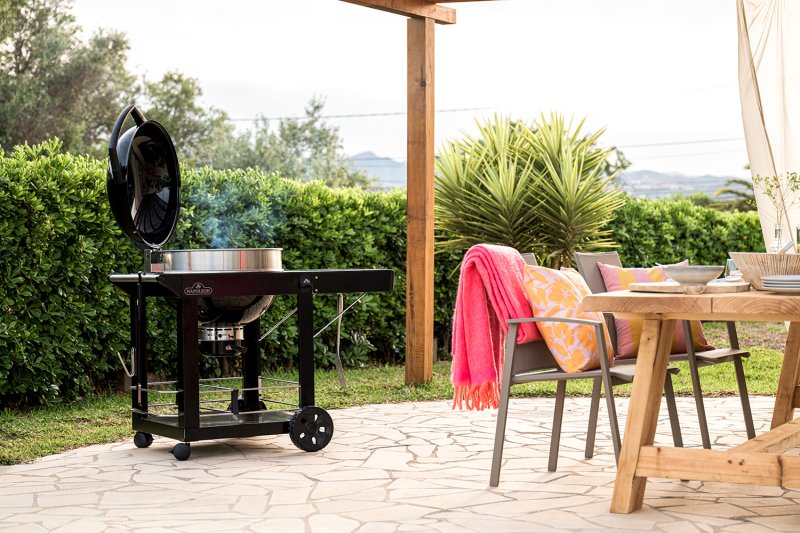 Napoleon PRO-CART Holzkohlegrill Kugelgrill Ø 57 cm mit Unterwagen, Gussrost und Deckelscharnier - Modell 2024