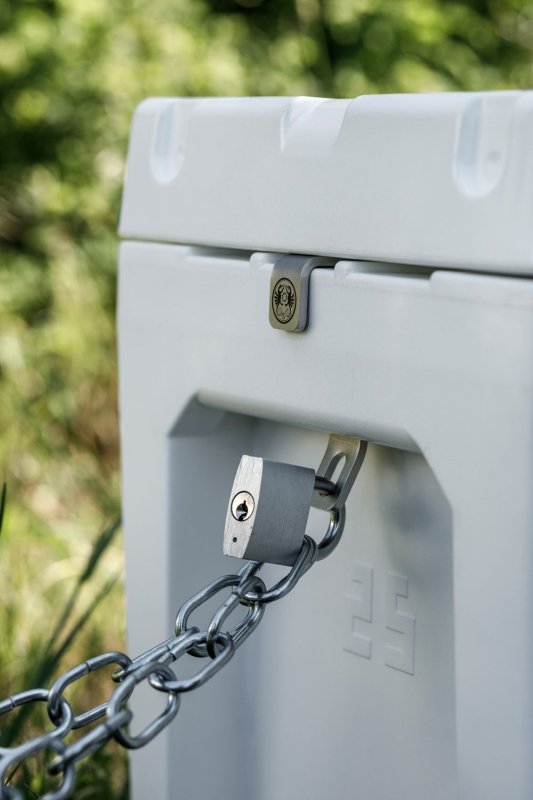 Petromax Schlosshalterung / Diebstahlsicherung mit Flaschenöffner für Kühlbox