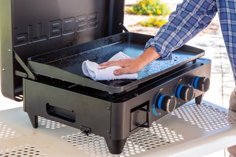 Pit Boss Plancha Grill Ultimate Plancha 3-Brenner mit Untergestell - inkl. Abdeckhaube