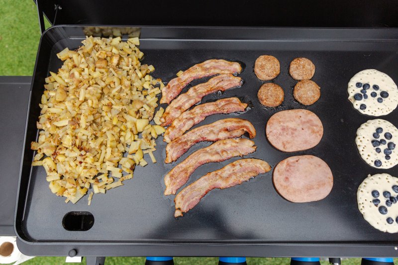 Pit Boss Plancha Grill Ultimate Plancha 4-Brenner - mit Untergestell