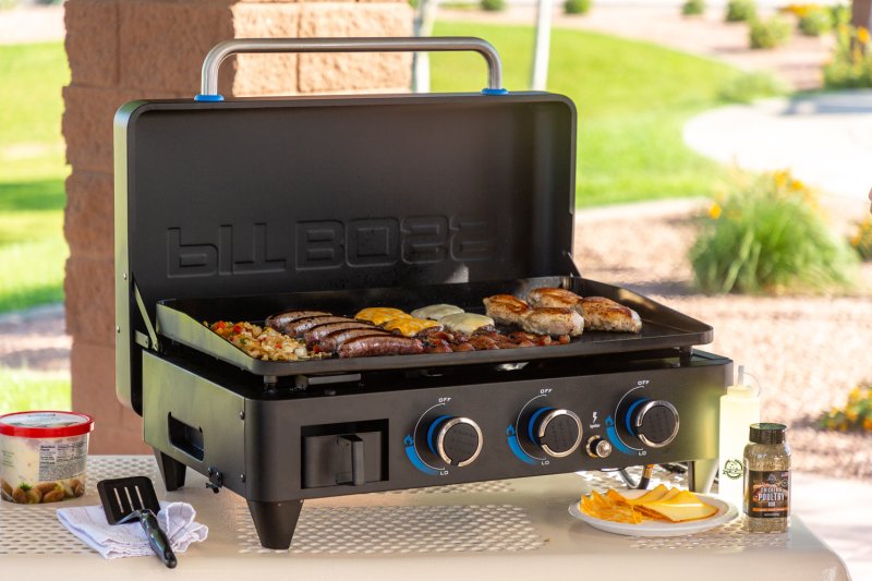 Pit Boss Plancha Grill Ultimate Plancha 3-Brenner mit Untergestell - inkl. Abdeckhaube