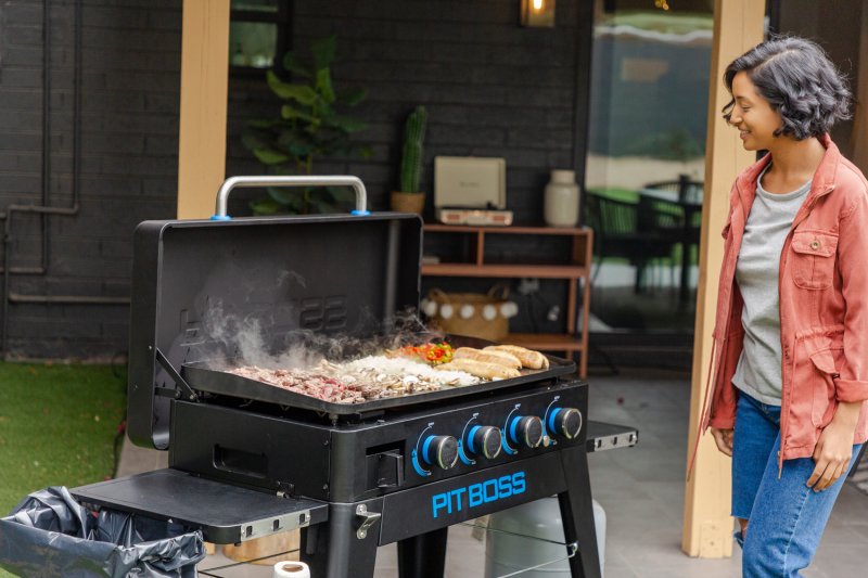 Pit Boss Plancha Grill Ultimate Plancha 4-Brenner - mit Untergestell