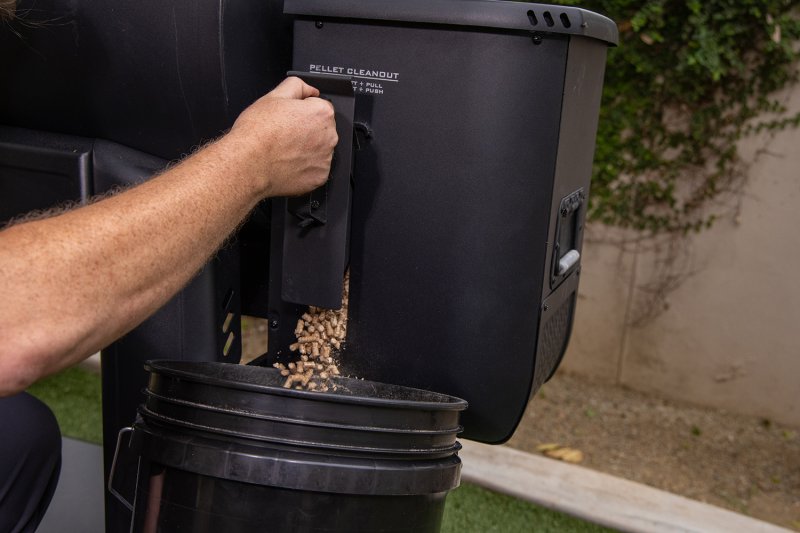 Pit Boss Pelletgrill Competition Series 1250 / WiFi + Gusseisen Starter Set 6-teilig