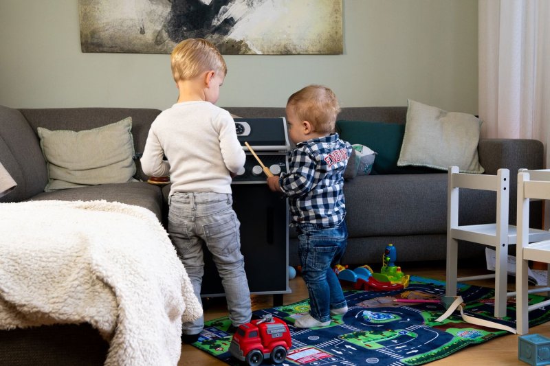 Napoleon Kids Grill inkl. BBQ Zubehör - Rogue SE 425, schwarz - Holzspielzeug für Kinder