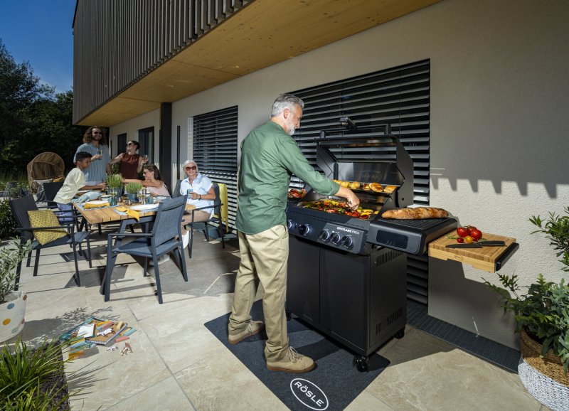 Rösle Gasgrill EPICFLAME Pro 4 inkl. Abdeckhaube
