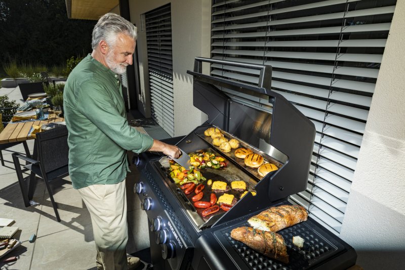 Rösle Gasgrill EPICFLAME Pro 4 inkl. Abdeckhaube