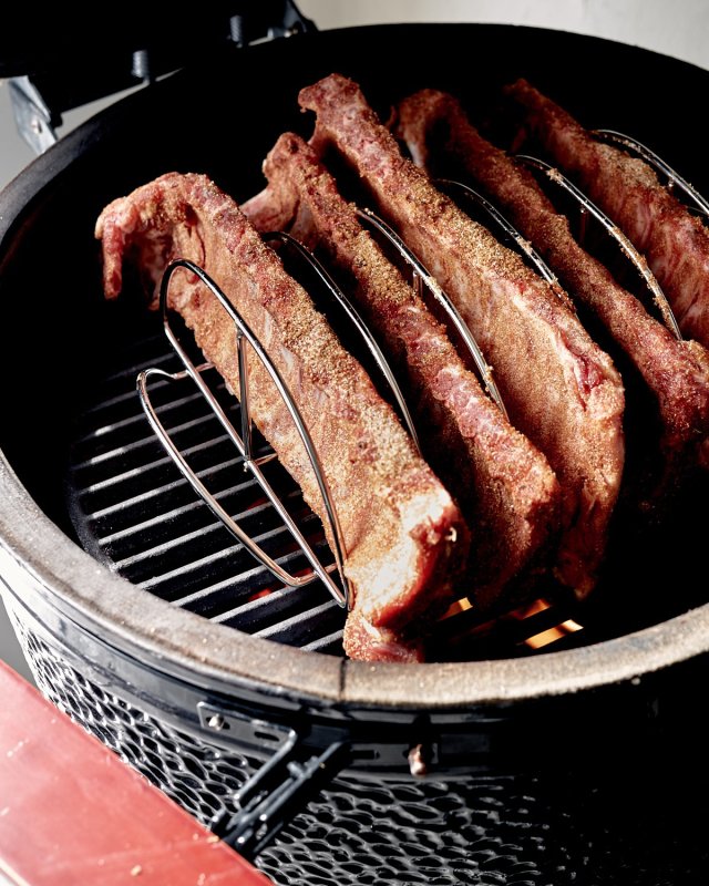 The Bastard Keramikgrill Classic Large - Complete - schwarz glänzend  - inkl. One Minute Lighter, Halbmond Gussrost & Grillhandschuhe