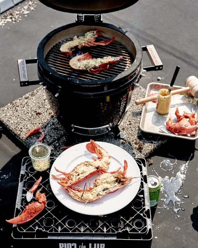 The Bastard Keramikgrill Classic Small - schwarz glänzend - Modell 2025