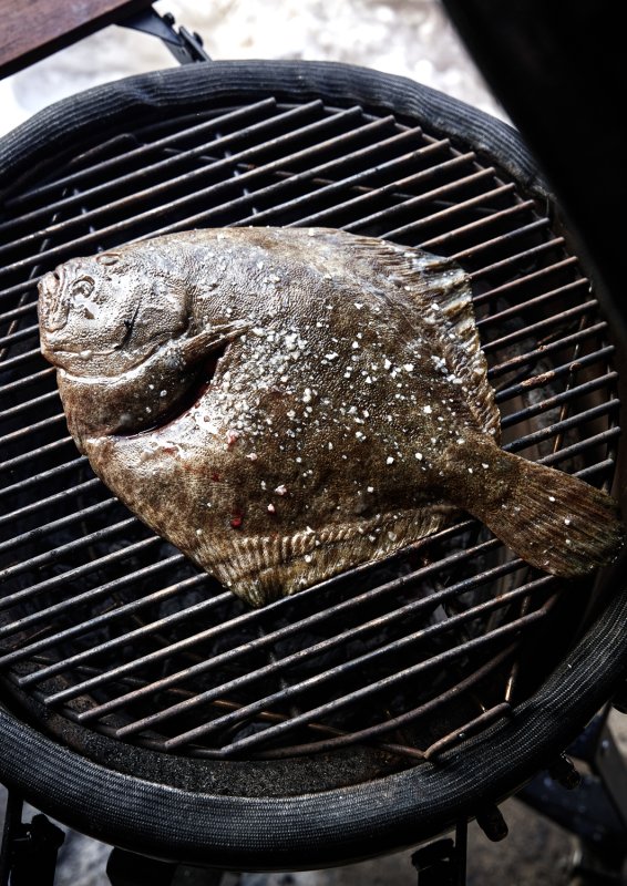 The Bastard Keramikgrill Urban Medium - Complete - schwarz matt - Modell 2025