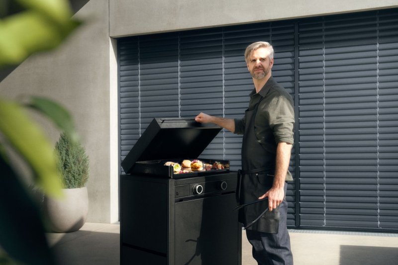 WMF Plancha Grill Gas - Edition One, 60 cm - inkl. Planchawagen, Planchadeckel und Abdeckhaube