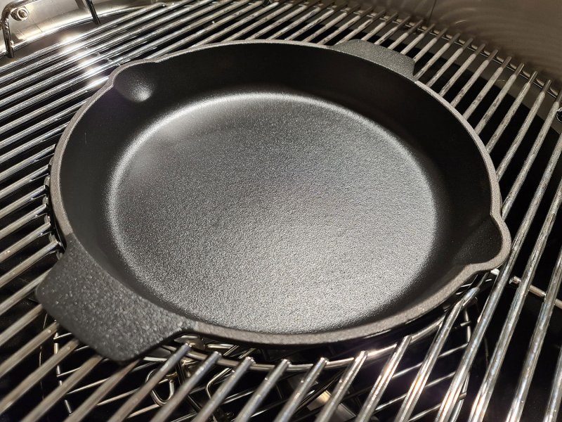 Grillfürst Gusseisenpfanne mit 2 Griffen Ø 30 cm für Weber GBS