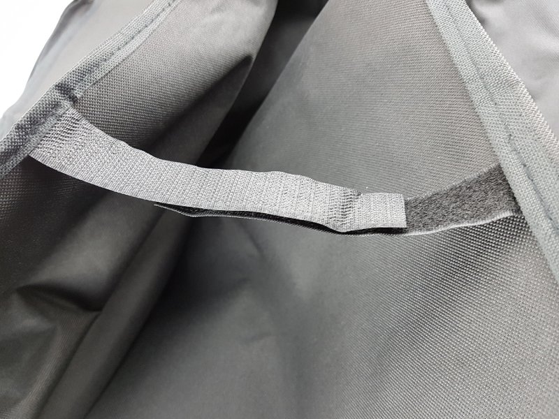 Grillfürst Abdeckhaube 141 x 66 x 123 cm für Broil King Monarch 390, 340, 320 / Rösle Videro G4 / Napoleon Rogue 425 und SE, Rogue 365, Triumph 495 /Outdoorchef Dualchef 315 G, 325 G, S 325 G - Eintracht Frankfurt Edition