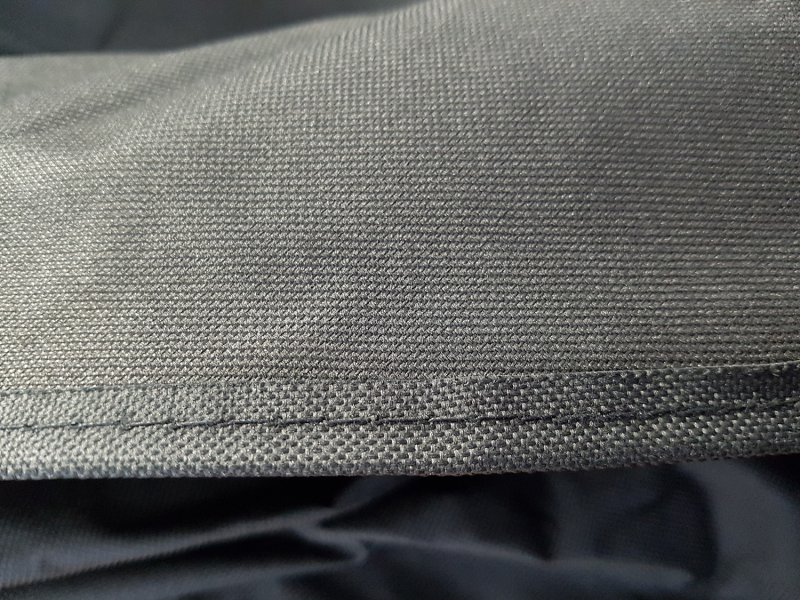 Grillfürst Abdeckhaube 141 x 66 x 123 cm für Broil King Monarch 390, 340, 320 / Rösle Videro G4 / Napoleon Rogue 425 und SE, Rogue 365, Triumph 495 /Outdoorchef Dualchef 315 G, 325 G, S 325 G - Eintracht Frankfurt Edition