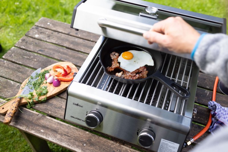 Grillfürst G201E 2-Brenner Gasgrill portabel v2 - Campinggrill / Balkongrill 50mbar
