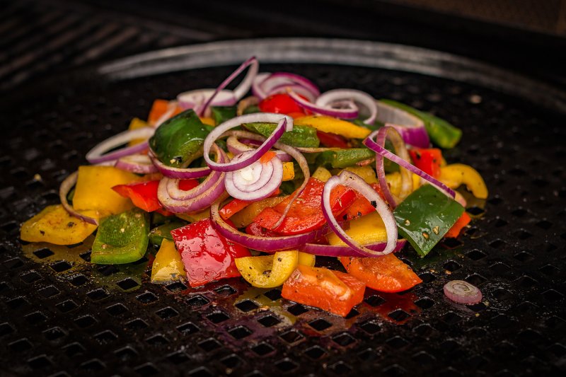 Grillfürst Pizzablech, Backblech, Gemüsetopper 40 cm