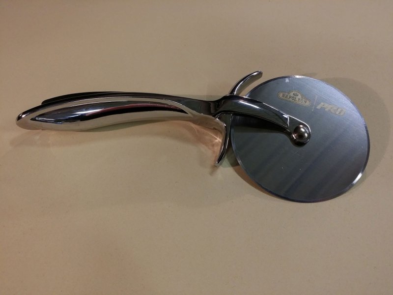 Napoleon PRO Pizzastein 38 cm mit Schneideroller