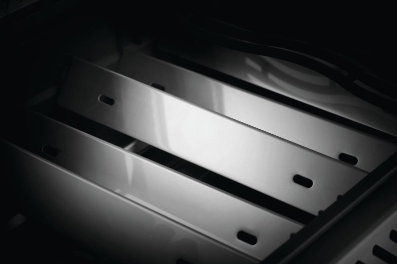 Napoleon Rogue SE 525 Gasgrill - all-black - mit Sizzle Zone und Heckbrenner - limited Edition 10 Jahre Grillfürst inkl. Abdeckhaube im Karton + Gussplatte