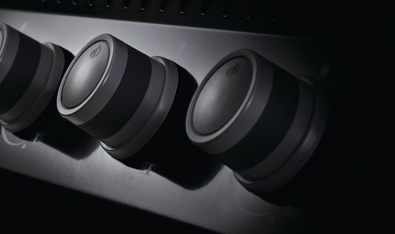 Napoleon Rogue XT 425 Gasgrill - all black - mit Sizzle Zone - Modell 2024