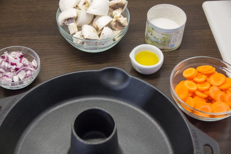 Petromax Geflügelbräter aus Gusseisen Ø 30cm