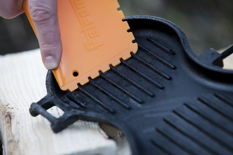 Petromax Schaber mit Rillen für Dutch Oven