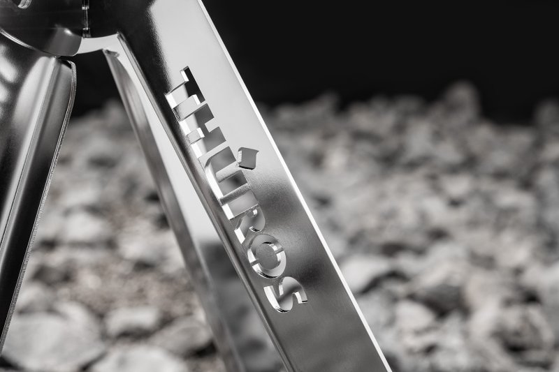 Thüros EXO1 - Outdoor Drehspieß / freistehend  für Feuerstelle