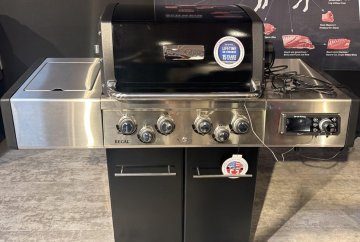 Broil King Regal Q 490 IR Gasgrill - Smart Grill mit iQue™ Intelligent Barbecue - aufgebauter Retourengrill