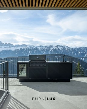 BURN Outdoorkitchen: BURN LUX Outdoor Küche mit Napoleon Prestige 500 BURN Sonderedition Shadow, Kühlschrank und Spüle