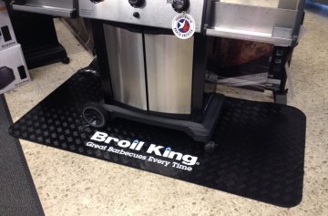 Broil King Grillmatte Bodenschutz / Grillunterlage Schwarz / 180 x 90 cm