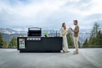 BURN Outdoorkitchen: BURN LUX Outdoor Küche mit Napoleon Prestige 500 BURN Sonderedition Shadow, Kühlschrank und Spüle