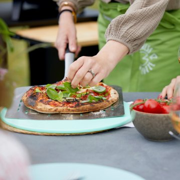 Cozze Pizzabrett aus Kunststoff Ø35 cm, hellblau