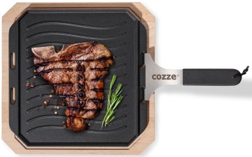 COZZE Gusseisenpfanne mit Holzuntersetzer - 33 x 33 cm