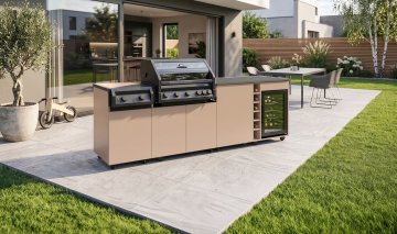 Grillfürst Moments Grillküche inkl. Kühlschrank mit Independence P590E Gasgrill, Independence P230E XXL Infrarotbrenner, Tür mit Stauraum und Flaschenregal - Mediterran / Eter