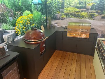 Grillfürst Outdoor Küche über Eck inkl. Bull Angus Gasgrill &amp; Monolith Classic Pro Keramikgrill- Ausstellungsstück Singen