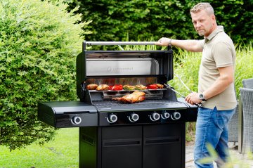 Outdoorchef Gasgrill - Grillstation HEAT X-445 RB mit Blazing/Cooking Zone, Heckbrenner und HEAT Regulator - NEU