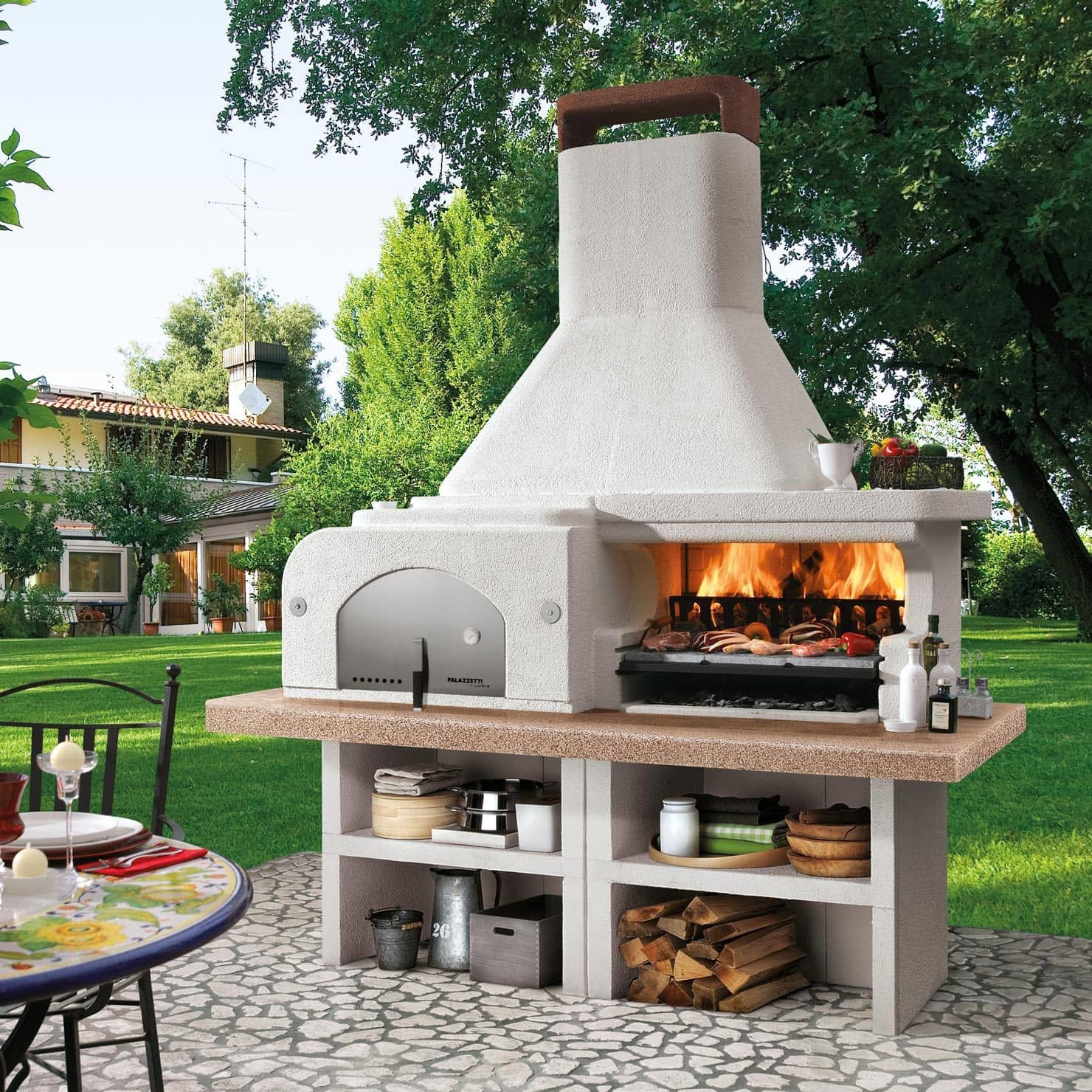 Grillkamin mit Pizzaofen