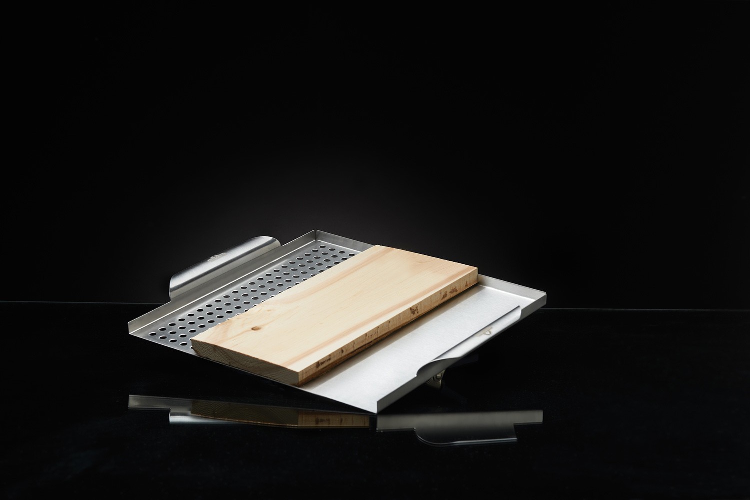 Napoleon multifunktionaler Topper / Lochblech mit Zedernholz Räucherbrett