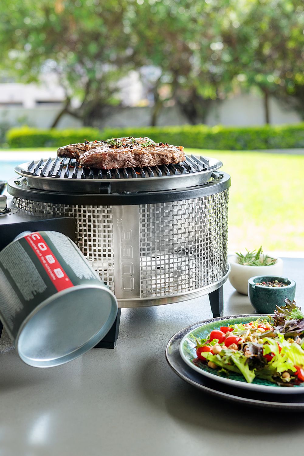 Cobb Gasgrill Premier Deluxe 2.0 Kartuschenanschluss