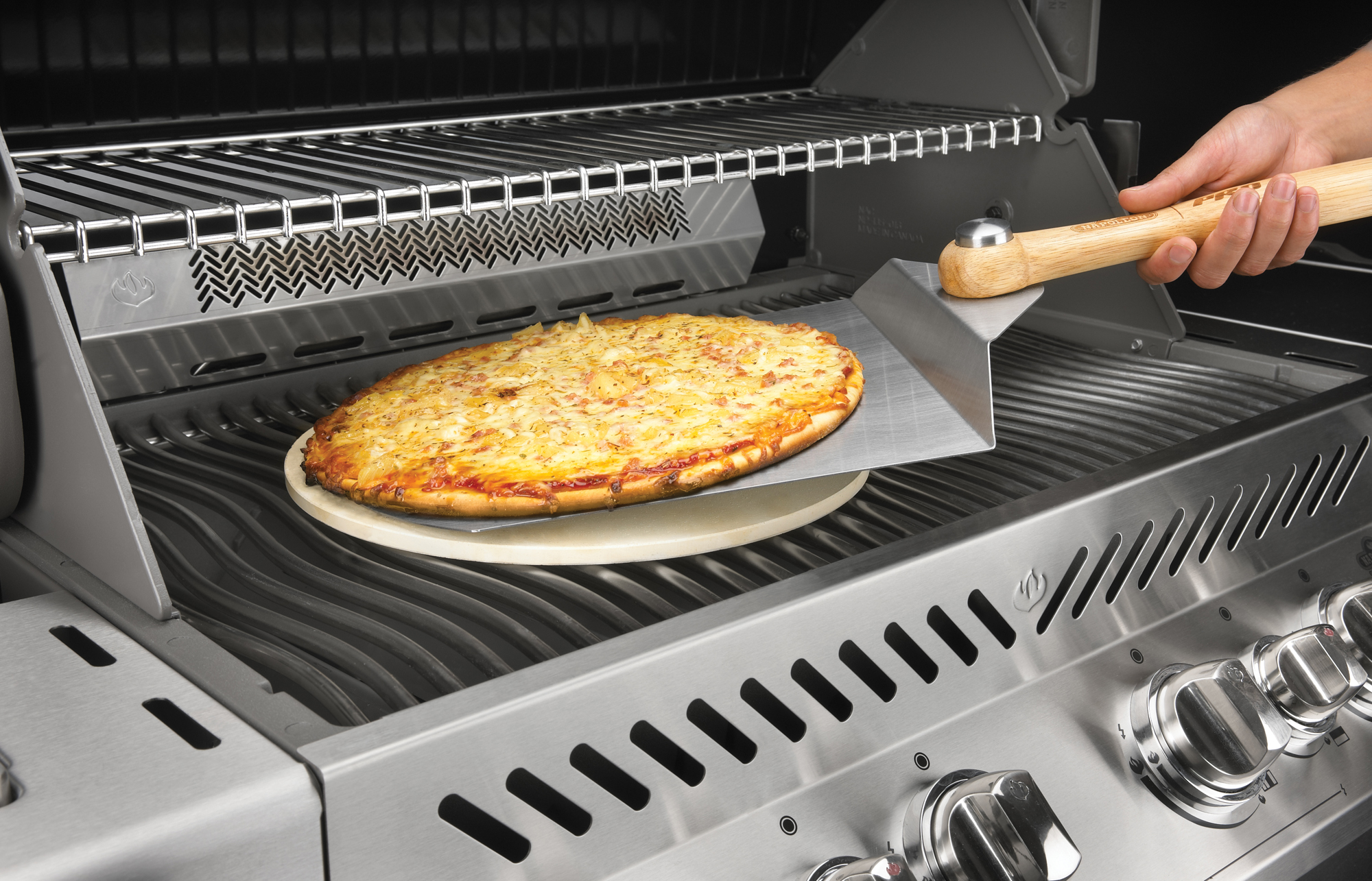 Pizzastein und Pizza Zubehör für den Grill